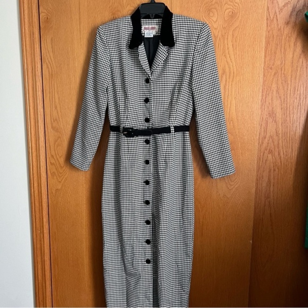 Maggy London size 4 hounds tooth midi dress